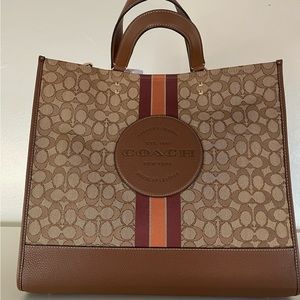 Dempsey Tote 40 In Signature Jacquard With Stripe And Coach Patch.